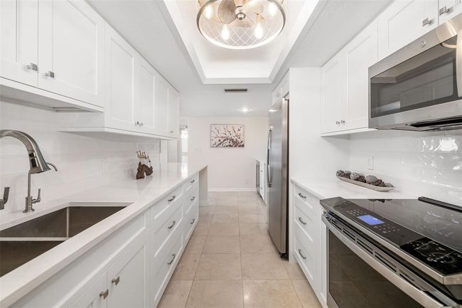 APT-6B - 1750 Benjamin Franklin Dr, Condo with 2 bedrooms, 2 bathrooms and null parking in SARASOTA FL | Image 13