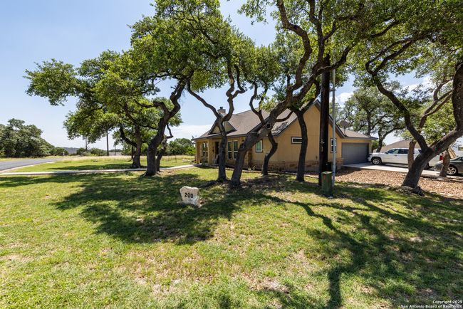 200 S Calvin Barrett, House other with 3 bedrooms, 2 bathrooms and null parking in Blanco TX | Image 17
