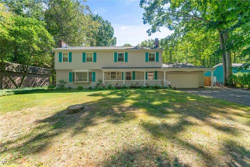 2046 Burning Tree Ln, Youngstown, OH, 44505-1702 | Card Image