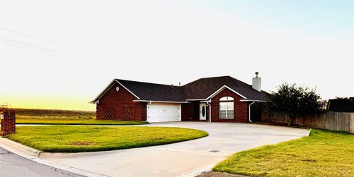 98 Clubhouse Drive, Elk City, OK, 73644 | Card Image