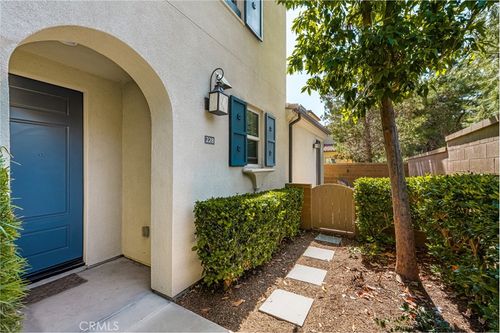 228 Borrego, Irvine, CA, 92618-8887 | Card Image