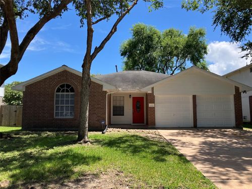 1827 Oak Ridge Dr, Kemah, TX, 77565-8121 | Card Image