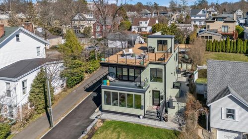 37 Carlton Ave, Port Washington, NY, 11050-3118 | Card Image