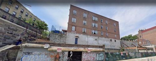 365 E 197th St, Bronx, NY, 10458-3825 | Card Image