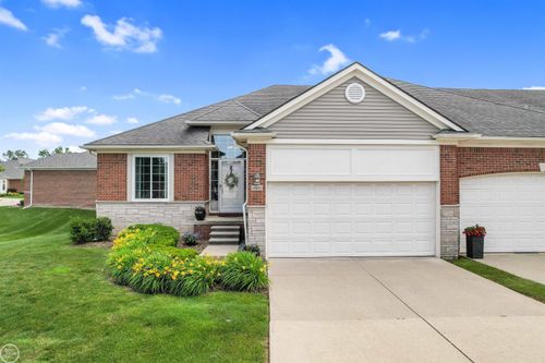 14822 Village Park Cir, Shelby Township, MI, 48315-7202 | Card Image