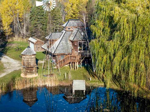 2580 E Bellinger Rd, Cedar, MI, 49621-9648 | Card Image