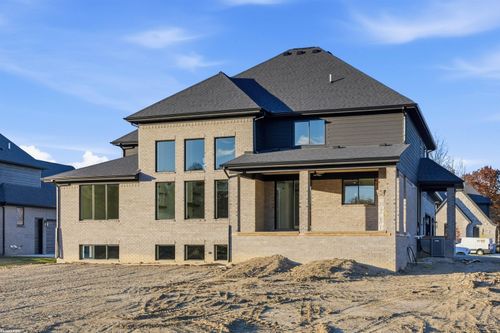 11762 Encore Dr, Utica, MI, 48315-2331 | Card Image