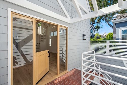 439 1/2 Carnation Ave, Corona del Mar, CA, 92625-2852 | Card Image