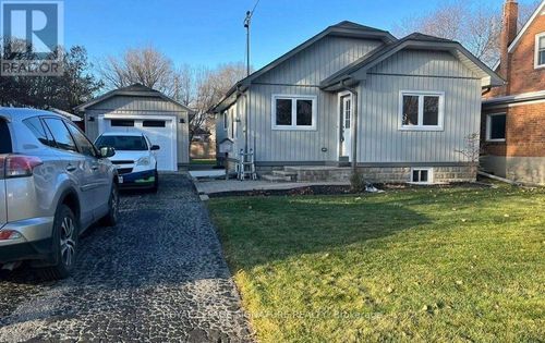 40 E Amiens Road E, Toronto (West Hill), ON, M1E3S8 | Card Image