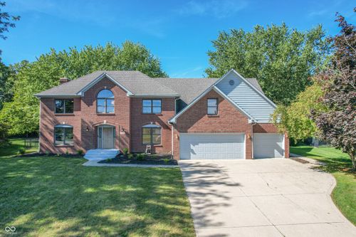 2452 Whispering Way, Indianapolis, IN, 46239-9713 | Card Image