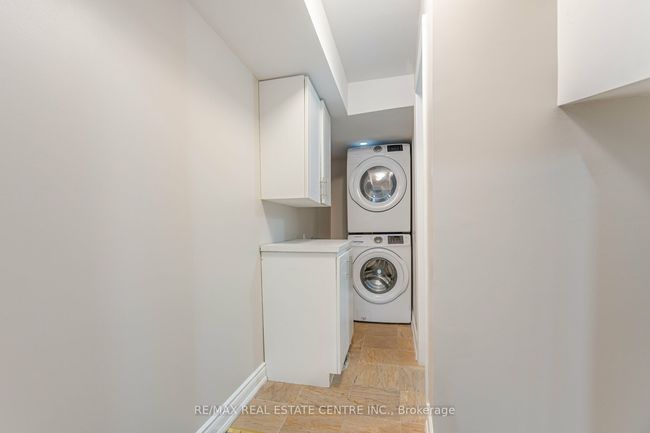 1016 Mccuaig Dr, House other with 4 bedrooms, 4 bathrooms and 2 parking in Milton ON | Image 44