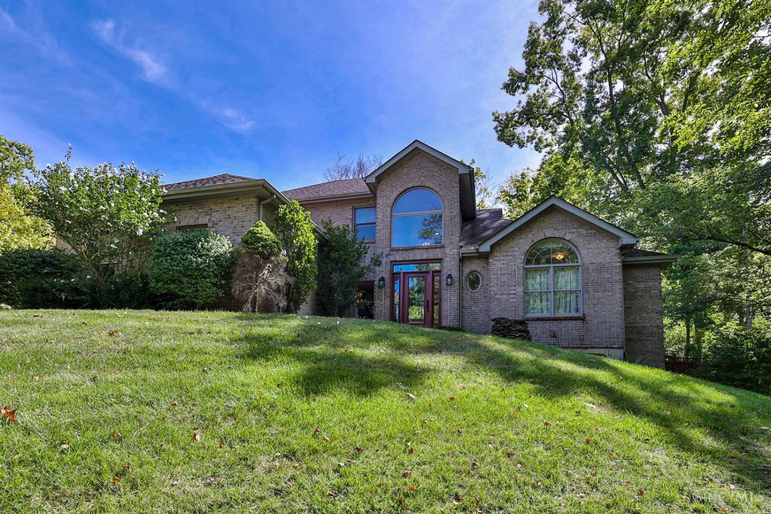 Deerhollow Ln, Cincinnati, OH 45252