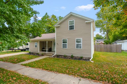 611 East St, Three Rivers, MI, 49093-1413 | Card Image