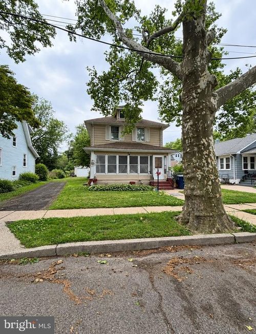 612 Lippincott Ave, Riverton, NJ, 08077-1443 | Card Image