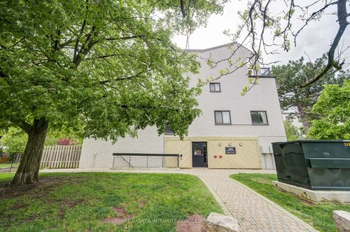82-1036 Falgarwood Dr, Oakville, ON, L6H2P3 | Card Image