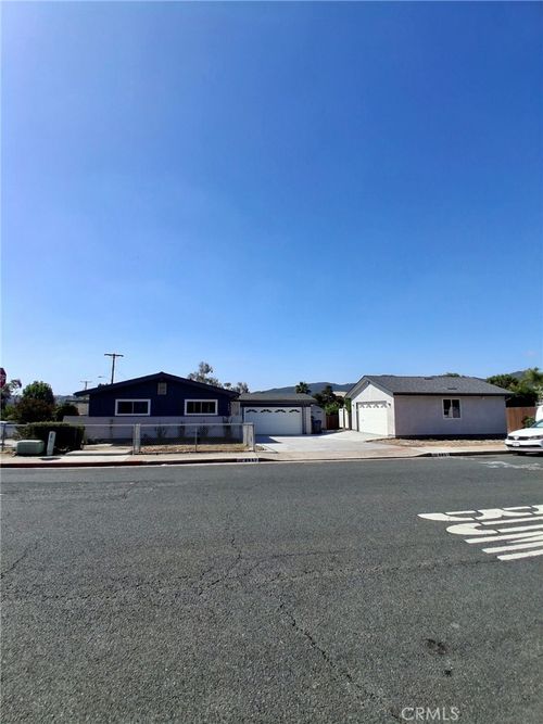 8657 Rumson Dr, Santee, CA, 92071-2345 | Card Image