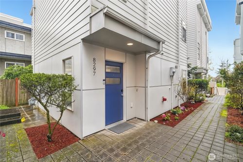 8297 5th Ave Ne, Seattle, WA, 98115-4116 | Card Image