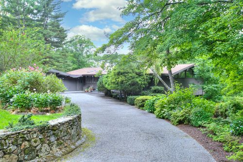 62 Wells Hill Rd, Weston, CT, 06883-2625 | Card Image