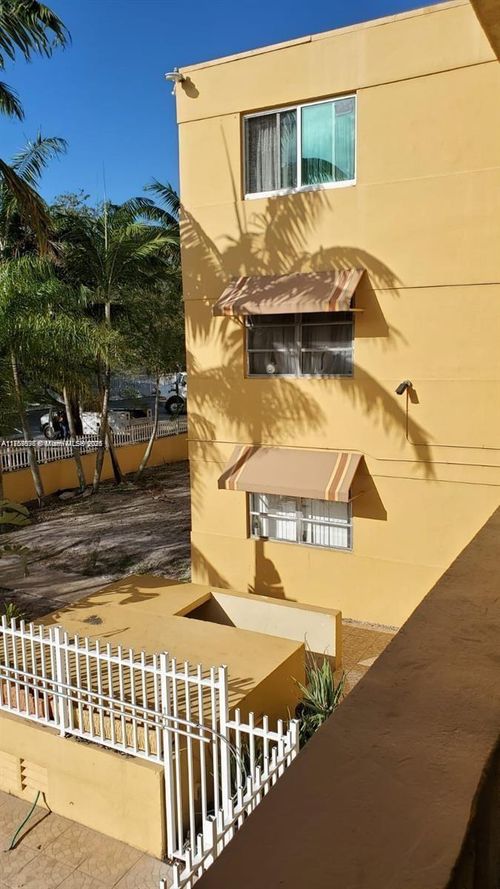 apt-c2-1851 Ne 168th St, North Miami Beach, FL, 33162-3078 | Card Image