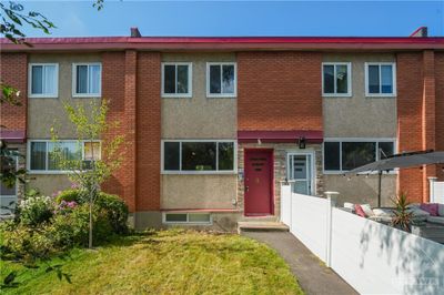 1311 Coldrey Ave, Townhouse with 3 bedrooms, 1 bathrooms and 1 parking in Ottawa ON | Image 1