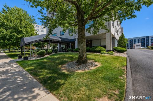 1c-893 Farmington Avenue, West Hartford, CT, 06119 | Card Image