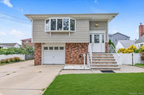 14 Edwards Pl, Valley Stream, NY, 11580-3106 | Card Image