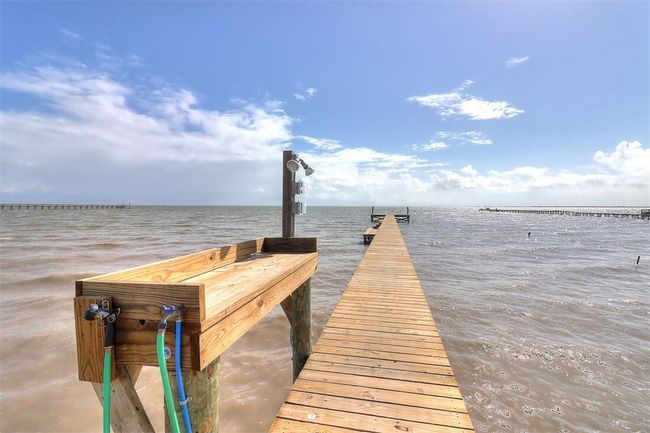 1010 First St Street, House other with 6 bedrooms, 4 bathrooms and 8 parking in Bayside TX | Image 20