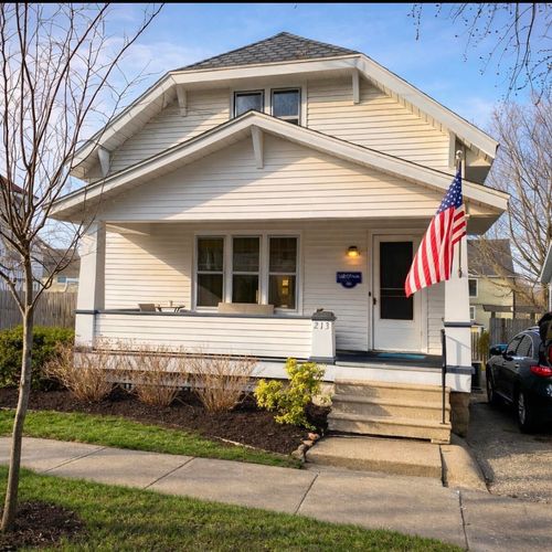 213 Clinton Ave, Grand Haven, MI, 49417-1327 | Card Image