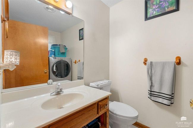 1920 Apache Dr, House other with 3 bedrooms, 3 bathrooms and null parking in Junction City KS | Image 28