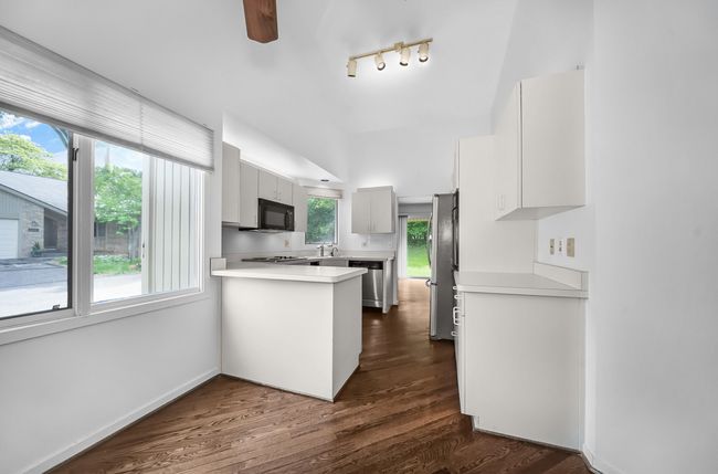 4123 Foxpointe Dr, Condo with 2 bedrooms, 2 bathrooms and null parking in West Bloomfield MI | Image 11