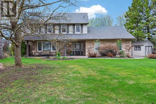 8 Grant Court, East Gwillimbury (Queensville), ON, L0G1R0 | Card Image