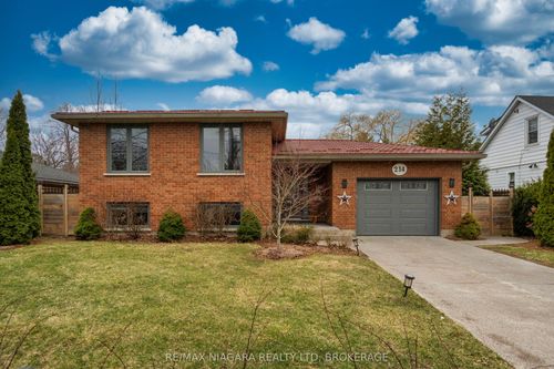 214 Mary St, Niagara on the Lake, ON, L0S1J0 | Card Image