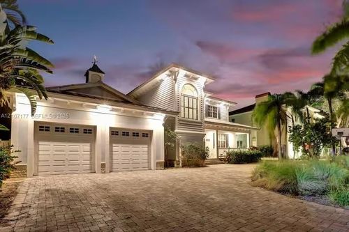 952 Lincoln St, Hollywood, FL, 33019-1125 | Card Image