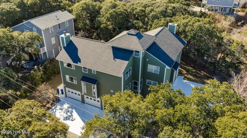 111 Cutlass Dr, Surf City, NC, 28445-6798 | Card Image