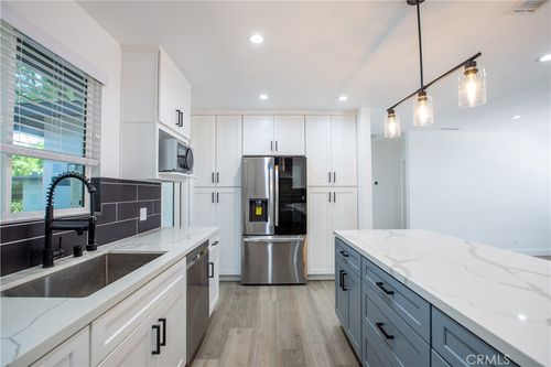 19503 Cantara St, Reseda, CA, 91335 | Card Image