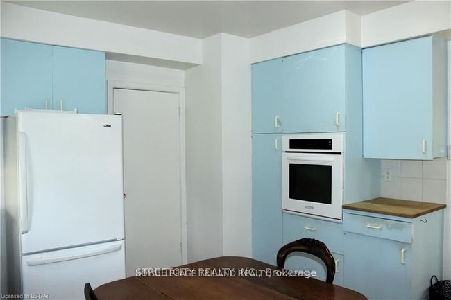 1517 Gloucester Road, House other with 4 bedrooms, 3 bathrooms and 10 parking in London North ON | Image 10