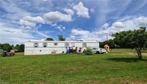 118 Kenway Dr, Woodleaf, NC, 27054-9165 | Card Image