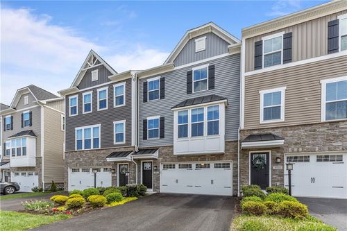 4012 Crown Dr, South Park, PA, 15129-5575 | Card Image