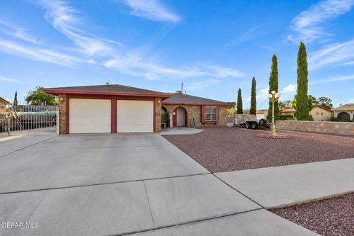 1741 Karl Wyler Dr, El Paso, TX, 79936-4911 | Card Image