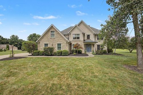9277 Walnut Hull Dr, Westerville, OH, 43082-9353 | Card Image