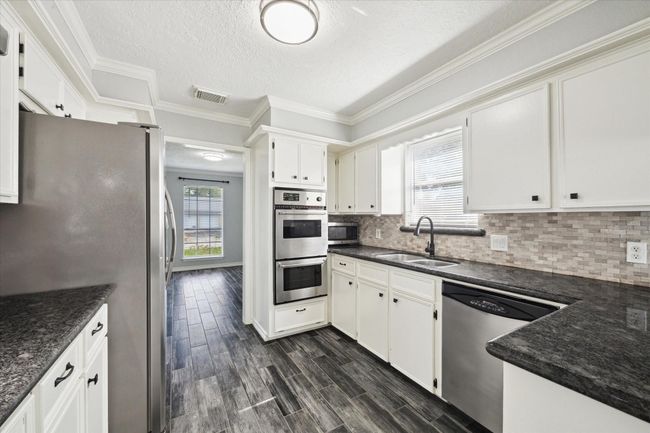 1804 Sleepy Creek Way, House other with 4 bedrooms, 2 bathrooms and 2 parking in Pearland TX | Image 18