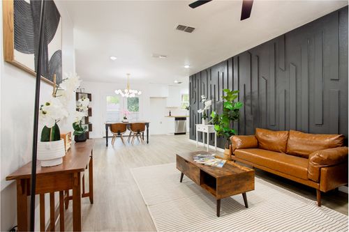 320 Se Gregory St, Burleson, TX, 76028-5804 | Card Image