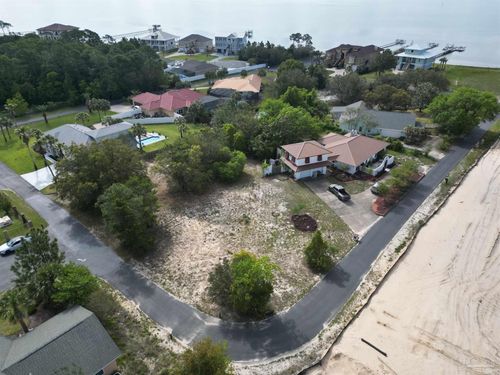 1637 Smugglers Cove Cir, Gulf Breeze, FL, 32563-9031 | Card Image