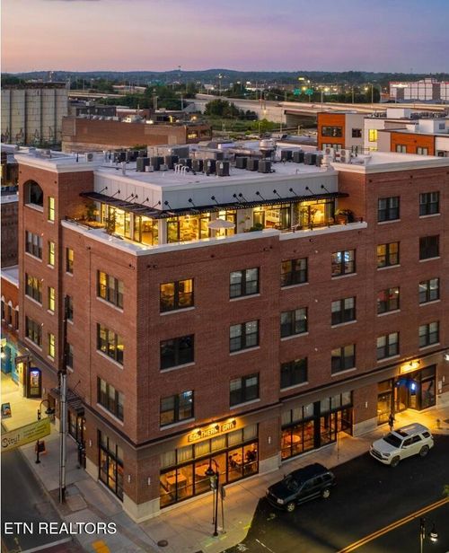 200-115 Willow Ave, Knoxville, TN, 37915-1013 | Card Image
