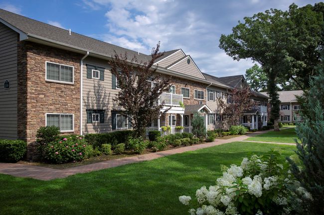 APT-2C - 550 New Hwy, Condo with 1 bedrooms, 1 bathrooms and null parking in Smithtown NY | Image 4