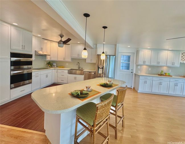 Walk straight in from the garage to the GREAT room | Image 9