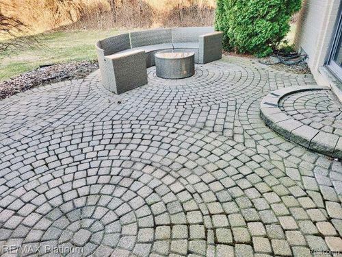 58-2927 Moon Lake Dr, West Bloomfield, MI, 48323-1843 | Card Image