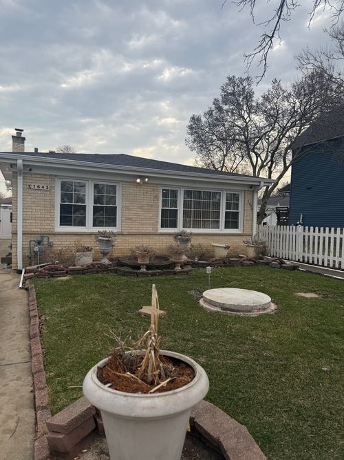 1643 Sycamore St, Des Plaines, IL, 60018-2264 | Card Image