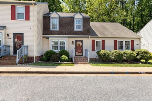 6432 Village Woods Ct, Gloucester, VA, 23061-5345 | Card Image