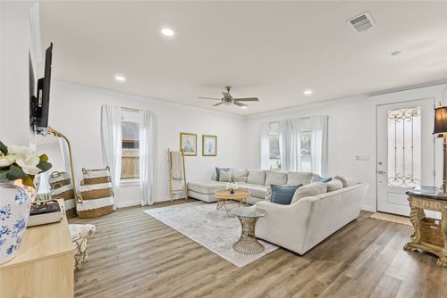 1326 Hemphill St, Greenville, TX, 75401-4807 | Card Image